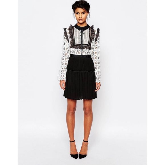 Self Portrait Adeline Lace Up Pleated Dress - Picture 4 of 13